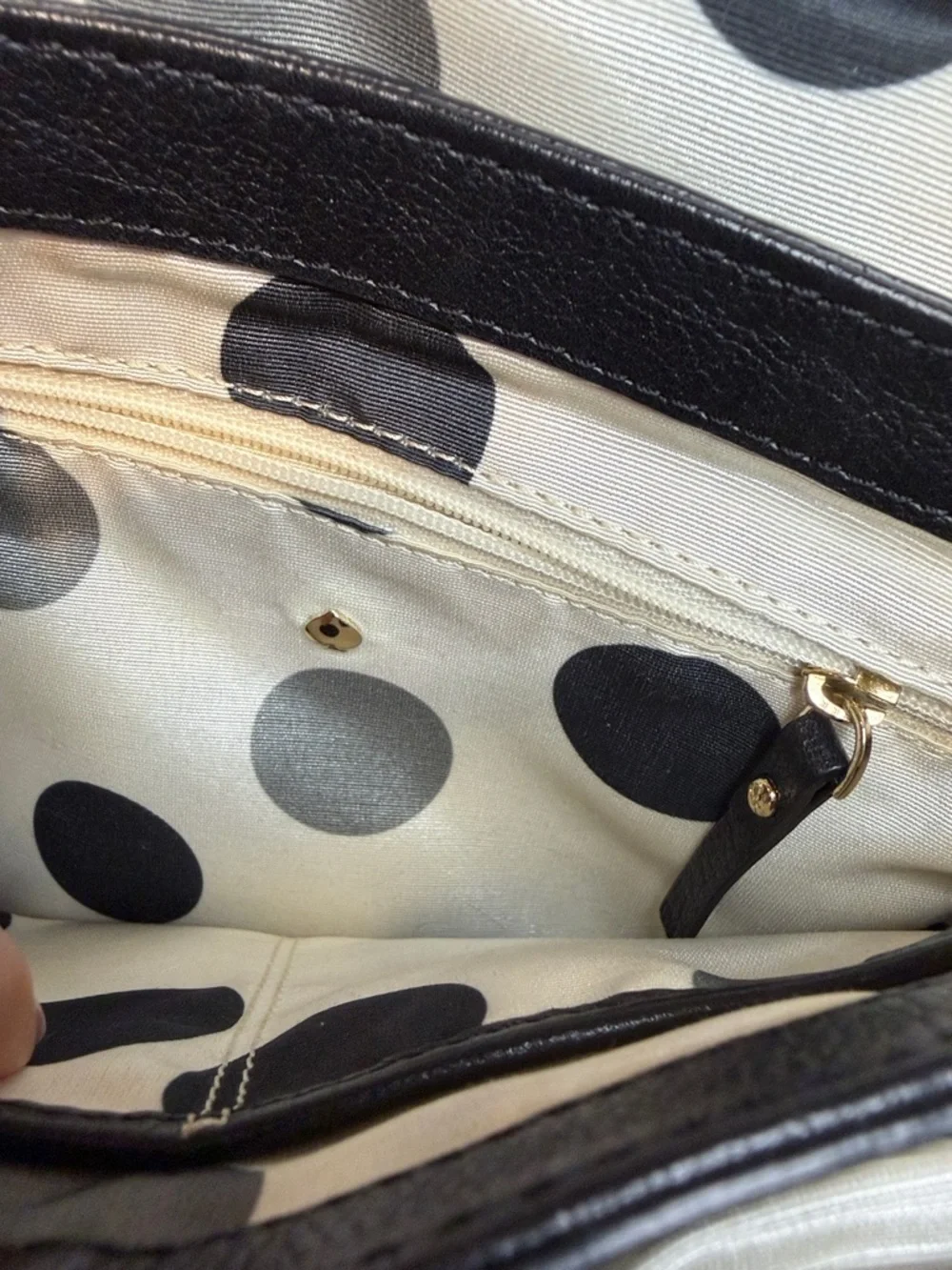 KATE SPADE Classic Black Leather Shoulder Bag with Gold Turn-Lock